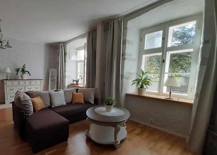 Kohtu 24-1 * Kuressaare